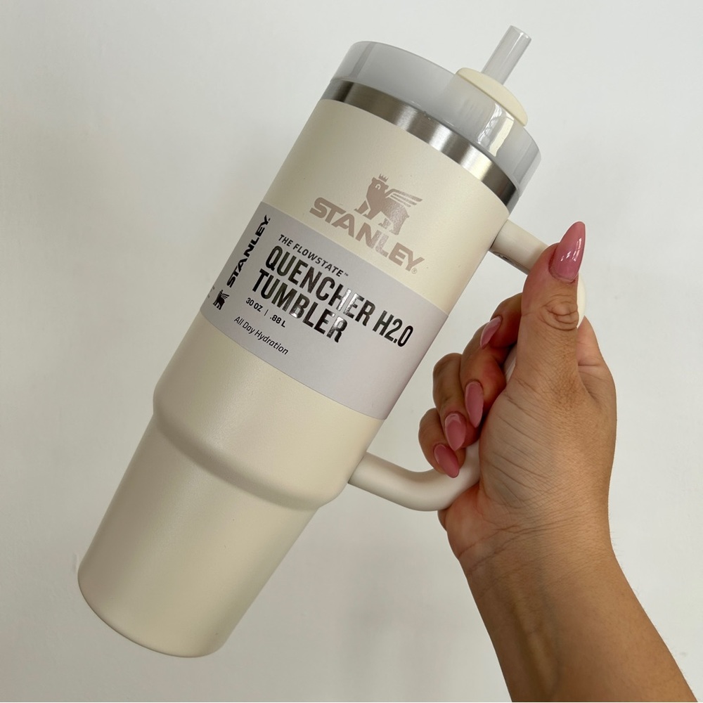 NWT Stanley Limited-Edition 30oz Adventure Quencher in Cream